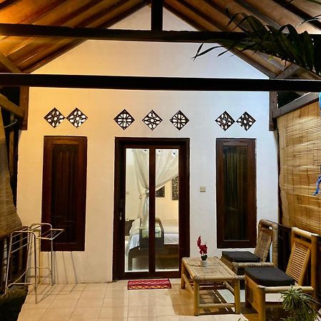 Zoe Bungalows Gili Trawangan Exterior photo
